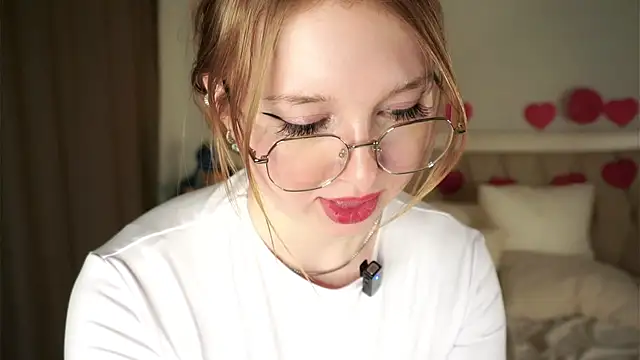 EdlaHames online show from February 17, 1:53 pm