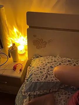 Snapshot of jinj-a chatting on February 14, 10:17 am jinj-a online show from February 14, 10:17 am