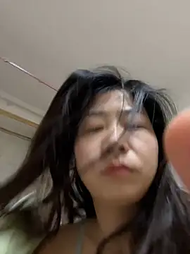 Snapshot of jinj-a chatting on March 4, 12:18 am jinj-a online show from March 4, 12:18 am