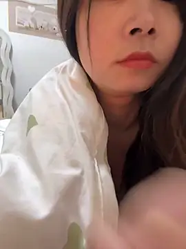 Snapshot of jinj-a chatting on March 4, 7:19 am jinj-a online show from March 4, 7:19 am