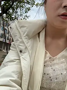 Snapshot of jinj-a chatting on March 12, 6:51 am jinj-a online show from March 12, 6:51 am