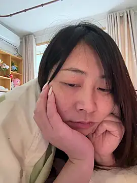 Snapshot of jinj-a chatting on March 15, 6:47 am jinj-a online show from March 15, 6:47 am