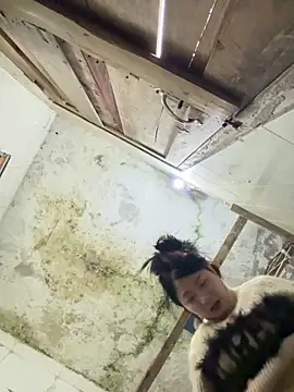 Snapshot of jinj-a chatting on March 15, 9:52 am jinj-a online show from March 15, 9:52 am