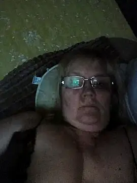 Violet5364 online show from April 17, 8:45 pm