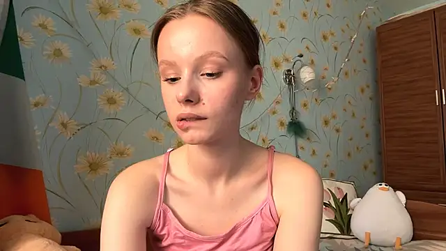 Snapshot of BeckyDwinell chatting on March 22, 12:14 pm BeckyDwinell online show from March 22, 12:14 pm