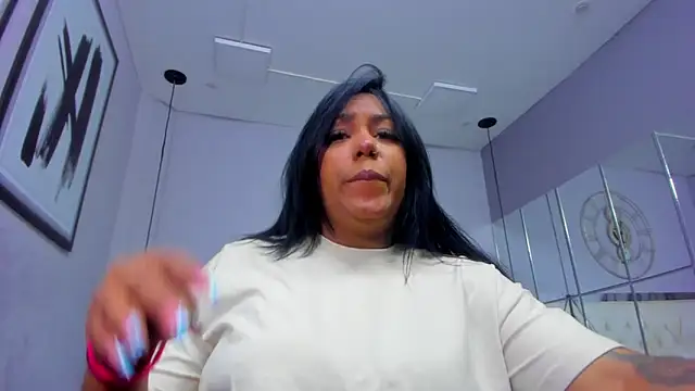 Snapshot of emma_purple_ chatting on October 24, 12:45 pm emma purple online show from October 24, 12:45 pm