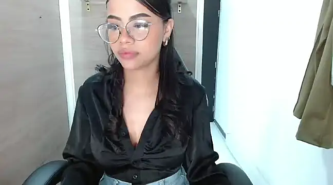 Snapshot of Sussan_love01 chatting on February 18, 2:16 pm Sussan love01 online show from February 18, 2:16 pm