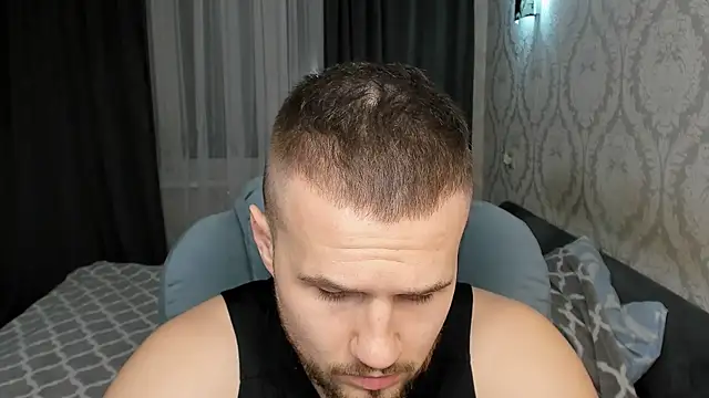 Snapshot of Vladik_b chatting on February 20, 5:40 pm Vladik b online show from February 20, 5:40 pm