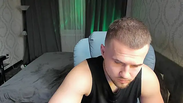 Snapshot of Vladik_b chatting on March 11, 4:51 pm Vladik b online show from March 11, 4:51 pm