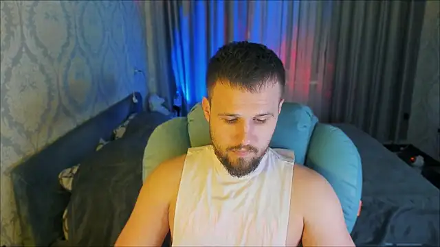 Snapshot of Vladik_b chatting on February 6, 5:05 pm Vladik b online show from February 6, 5:05 pm