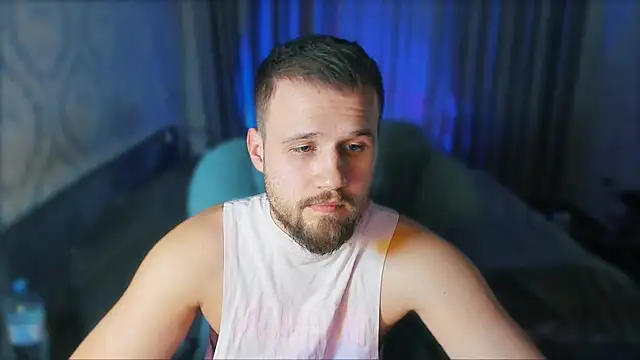 Snapshot of Vladik_b chatting on February 7, 6:00 pm Vladik b online show from February 7, 6:00 pm