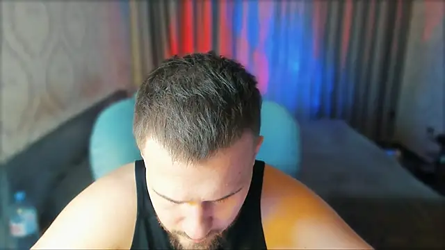 Snapshot of Vladik_b chatting on February 10, 6:12 pm Vladik b online show from February 10, 6:12 pm