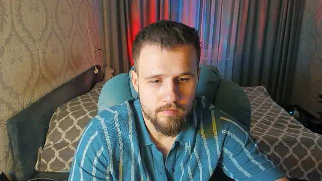 Snapshot of Vladik_b chatting on February 27, 5:46 pm Vladik b online show from February 27, 5:46 pm