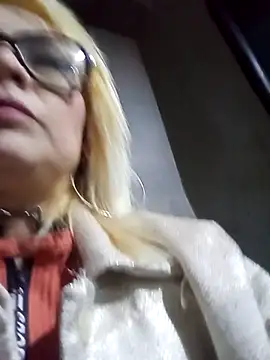 CandieGilson   online show from February 6, 11:24 am