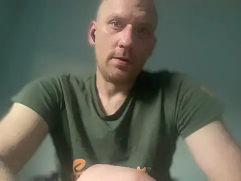 Krzysiekg123 online show from February 22, 5:55 am