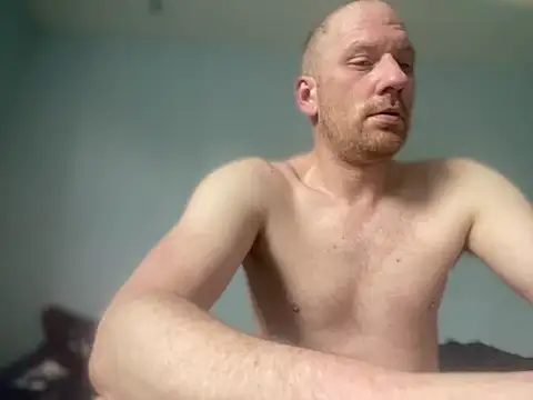 Krzysiekg123 online show from February 27, 8:06 am