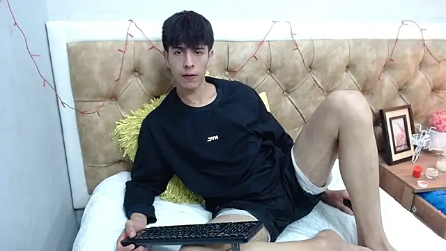 Estiv18  online show from March 15, 4:13 am