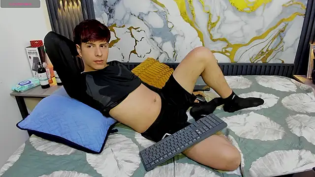 Estiv18  online show from February 19, 1:34 am