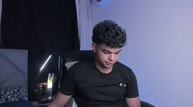 Snapshot of samm_sv chatting on February 15, 12:15 am samm sv online show from February 15, 12:15 am