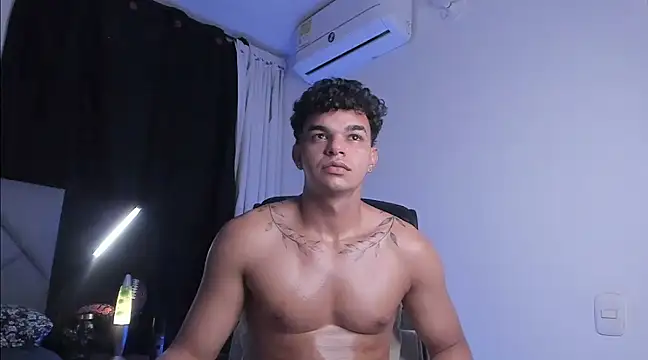 Snapshot of samm_sv chatting on February 15, 3:20 am samm sv online show from February 15, 3:20 am