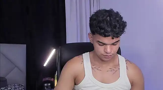 Snapshot of samm_sv chatting on February 23, 4:07 am samm sv online show from February 23, 4:07 am