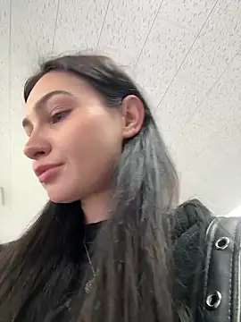 lunalovelee online show from September 28, 2:00 pm