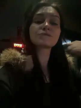 lunalovelee online show from October 11, 5:33 pm