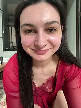 lunalovelee online show from April 15, 1:51 pm