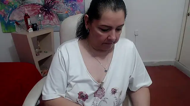 Snapshot of leonela_69 chatting on September 29, 3:33 am leonela 69 online show from September 29, 3:33 am