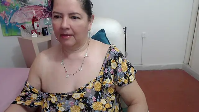 Snapshot of leonela_69 chatting on October 15, 4:45 am leonela 69 online show from October 15, 4:45 am