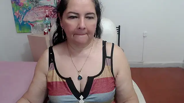 Snapshot of leonela_69 chatting on October 19, 2:45 am leonela 69 online show from October 19, 2:45 am