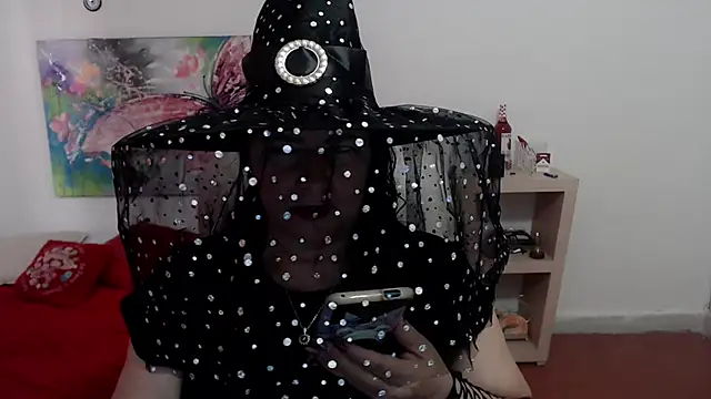 Snapshot of leonela_69 chatting on October 31, 9:27 pm leonela 69 online show from October 31, 9:27 pm