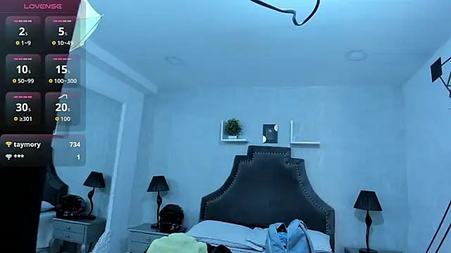 EmiliaRose  online show from October 17, 9:17 pm