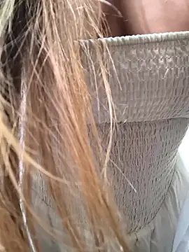 Snapshot of Mona_Plus chatting on February 19, 12:00 pm Mona Plus online show from February 19, 12:00 pm