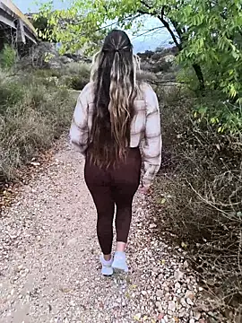 Snapshot of Mona_Plus chatting on October 11, 2:59 pm Mona Plus online show from October 11, 2:59 pm