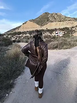 Snapshot of Mona_Plus chatting on November 7, 2:50 pm Mona Plus online show from November 7, 2:50 pm