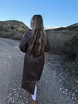 Snapshot of Mona_Plus chatting on November 8, 7:41 am Mona Plus online show from November 8, 7:41 am