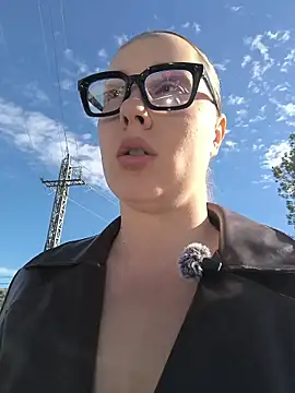 Snapshot of Mona_Plus chatting on November 20, 1:22 pm Mona Plus online show from November 20, 1:22 pm