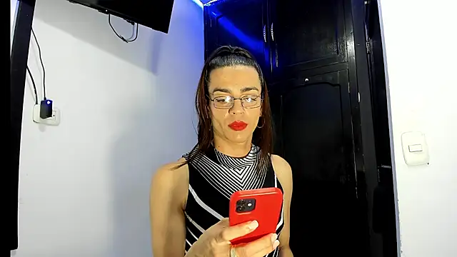 Snapshot of Dollcatalina chatting on March 3, 8:27 am Dollcatalina online show from March 3, 8:27 am
