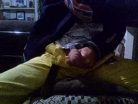 Snapshot of createur34 chatting on October 26, 5:52 pm createur34 online show from October 26, 5:52 pm