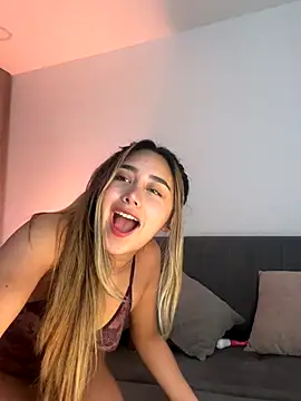 Snapshot of Hornyholly__ chatting on October 26, 3:07 pm Hornyholly online show from October 26, 3:07 pm