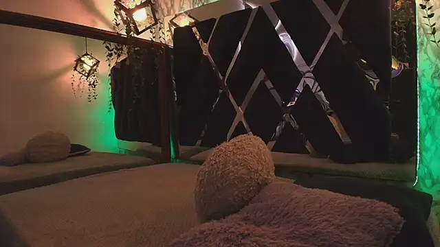 charlotte bluee online show from October 29, 6:42 pm