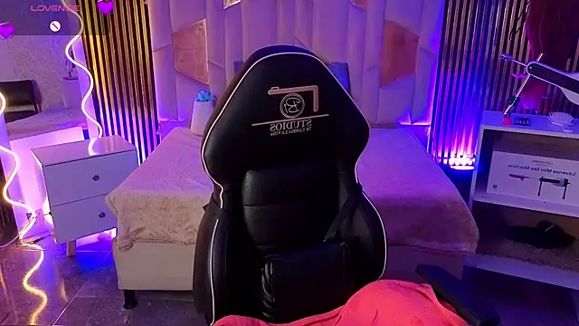 kristen tay online show from March 14, 3:23 am