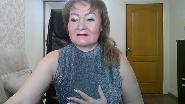 Snapshot of Victoria_secrets_ chatting on February 28, 2:20 pm Victoria secrets online show from February 28, 2:20 pm