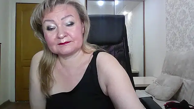 Victoria secrets  online show from February 9, 5:06 pm