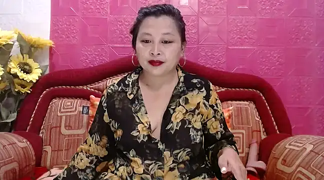 Snapshot of UrSweetClassyPinay chatting on February 22, 6:41 pm UrSweetClassyPinay online show from February 22, 6:41 pm