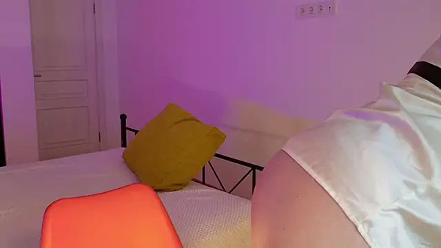 RaileReed online show from January 19, 1:48 pm