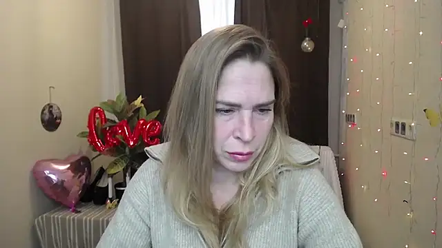 Snapshot of TessaDaybreak chatting on February 15, 12:54 pm TessaDaybreak online show from February 15, 12:54 pm