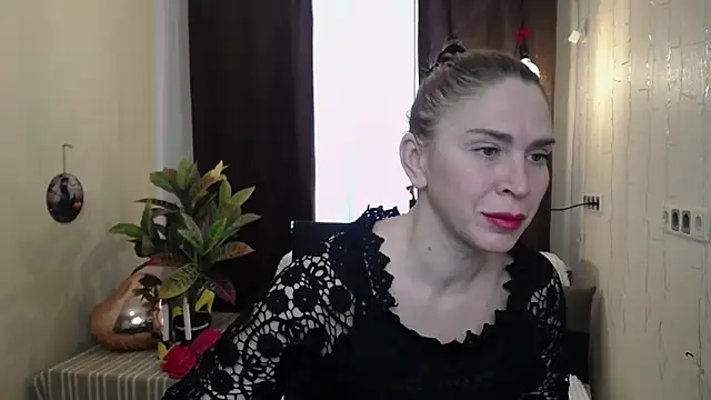 Snapshot of TessaDaybreak chatting on February 28, 7:58 am TessaDaybreak online show from February 28, 7:58 am