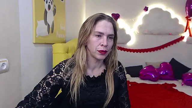 Snapshot of TessaDaybreak chatting on March 4, 10:46 am TessaDaybreak online show from March 4, 10:46 am